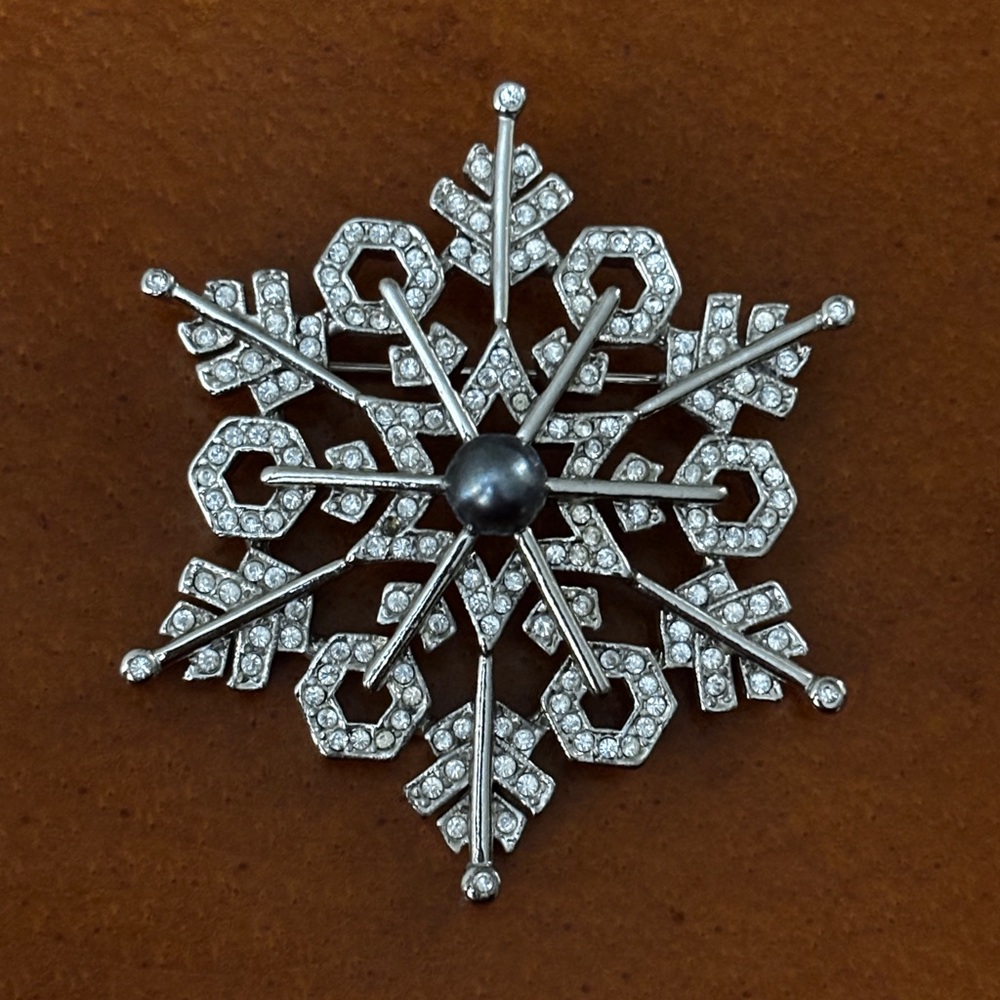 Vintage Snowflake Brooch
